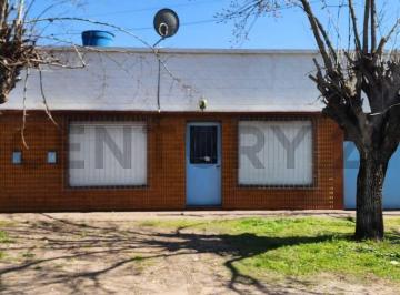 Casa · 150m² · 3 Ambientes · 1 Cochera · Casa con Galpón en Venta en La Plata, San Carlos