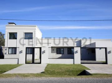 Casa · 611m² · 7 Ambientes · Casa en Venta en Barrio La Cañada City Bell