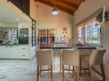 Casa · 220m² · 4 Ambientes · 2 Cocheras · Casa en Venta Villa Elisa con Pileta y Parque