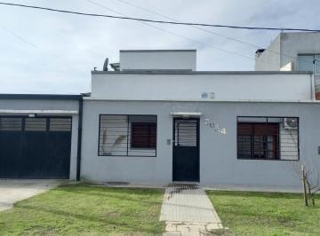 Casa · 185m² · 6 Ambientes · 3 Cocheras · Casa en Venta en Los Hornos
