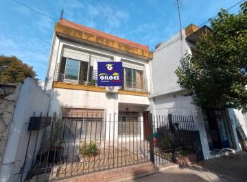 Departamento · 55m² · 3 Ambientes · PH 3 Ambientes en Ramos Mejia 1° Piso por Escalera Acepta Vehiculo en Parte de Pago