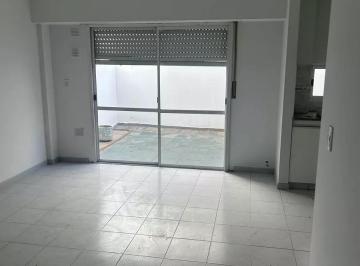 Departamento · 60m² · 3 Ambientes · 1 Cochera · Departamento en Caseros Centro