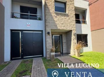 Casa · 308m² · 6 Ambientes · 3 Cocheras · Venta Casa Moderna 5 Ambientes con Pileta, Quincho y Garage en Villa Lugano