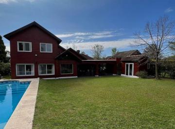 Casa · 380m² · 6 Ambientes · 2 Cocheras · Casa en Echeverria del Lago