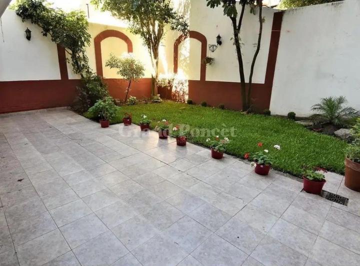 Departamento 4 Ambientes con Jardín, Patio y Cochera
