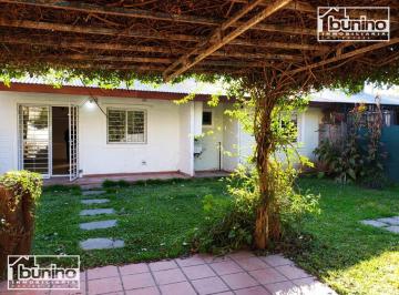 Casa · 85m² · 4 Ambientes · Casa en Venta, Apta Credito en Funes - 2 Dorm.