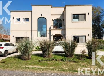 Casa · 216m² · 4 Ambientes · 2 Cocheras · Venta Casa 3 Dorm. La Candida Club de Campo
