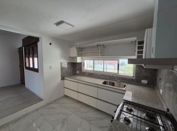 Cocina · Casa Restaurada 2 Dorm - Cochera - Quincho
