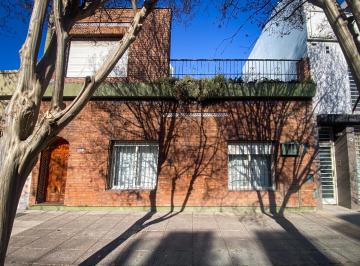 Fachada frente · Dueño Vende Casa 6 Ambientes Apta Crédito con Parque, Terraza y Quincho