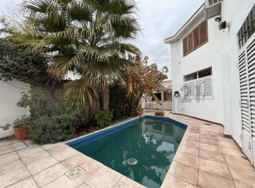 Casa · 287m² · 4 Dormitorios · 1 Cochera · Century 21 López Vende Casa en Barrio Bombal Sur, Godoy Cruz.