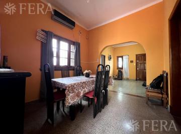 Casa · 131m² · 4 Ambientes · Venta Casa 4 Ambientes con Patio en Llavallol