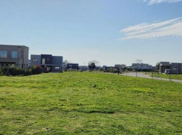 Terreno · 587m² · Lote Central en Venta en Santa Lucia, Pilar del Este