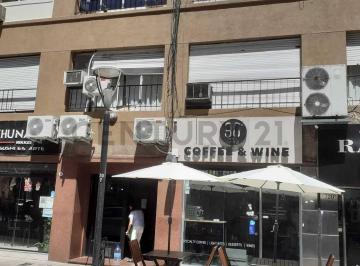 Departamento · 72m² · 3 Ambientes · 1 Cochera · Venta 3 Ambientes Luminoso con Cocina y Lavadero Independiente/ Cochera Fija