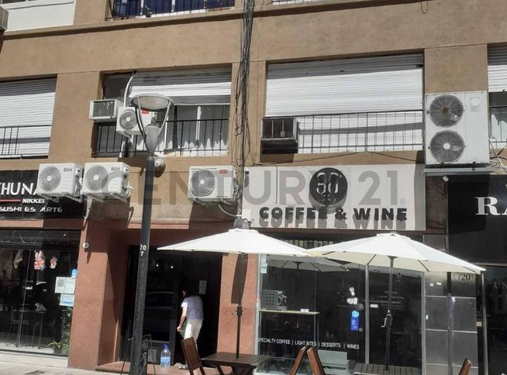 Venta 3 Ambientes Luminoso con Cocina y Lavadero Independiente/ Cochera Fija