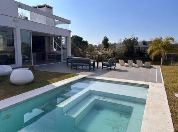 Casa · 400m² · 6 Ambientes · 2 Cocheras · Venta / Alquiler Temporal Casa 6 Ambientes a La Laguna - San Benito Villanueva