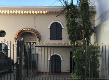 Casa · 200m² · 3 Ambientes · 2 Cocheras · Casa de 2 Dorm + Dpto 3 Amb - Olazabal 615 - Ldz