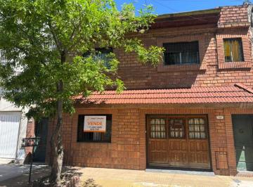 PH de 7 ambientes, Tres de Febrero · Venta de PH Al Frente con Cochera en Ciudadela
