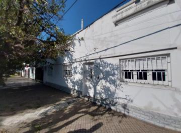 Casa · 110m² · 2 Dormitorios · Casa en Barrio Luis Agote, 2 Dorm., Terraza.