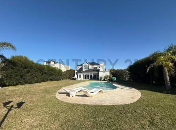 Casa · 268m² · 5 Ambientes · Venta de Casa 4 Ambientes Fondo Laguna en Santa Rita, San Vicente
