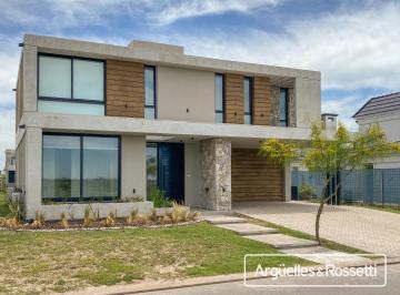 Casa · 240m² · 4 Ambientes · 2 Cocheras · Casa 3 Dorm. en Vida 1