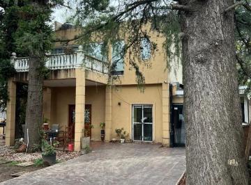 Casa · 450m² · 4 Ambientes · 1 Cochera · Casa en San Miguel