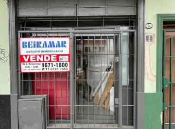 Local comercial , Villa Luro · Local de 28 m² + Vivienda de 1 Ambiente con Patio.