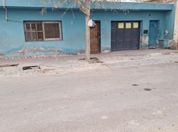 Casa de 8 ambientes, San José · Dos Casas en Una Propiedad en Venta