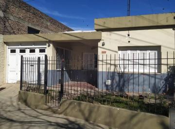 Casa · 80m² · 5 Ambientes · 1 Cochera · Casa en Barrio Villa Rosas