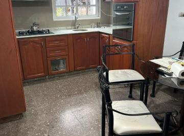 Casa · 360m² · 5 Ambientes · 4 Cocheras · Venta Local & 4 Departamentos en Av Vergara