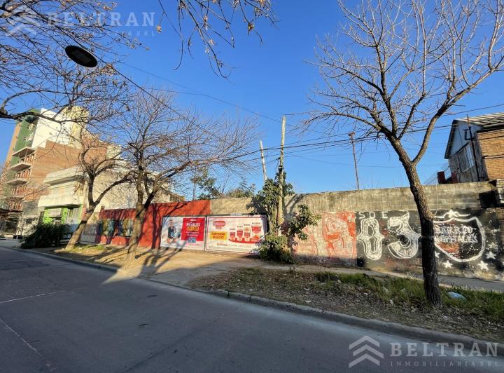 Terreno · 1600m²