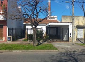 Casa · 107m² · 4 Ambientes · 1 Cochera · Venta Casa de 3 Dorm. en Zona Sur Roque Saenz Peña