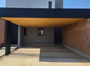 Frente · Rincones de Manantiales. Casa en Venta a Estrenar
