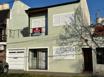 Casa · 120m² · 5 Ambientes · 1 Cochera · Casa - Banfield Este