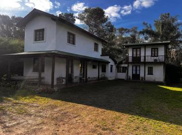Casa · 130m² · 4 Ambientes · 2 Cocheras · Casa en Centro Agricola El Pato