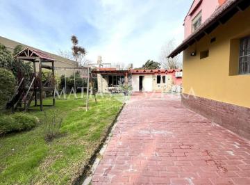 Casa · 230m² · 7 Ambientes · 2 Cocheras · Oportunidad Casa Doble Lote Quincho Pileta