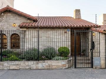 Casa de 9 ambientes, Ciudad de Mendoza · Casa en Sexta Seccion
