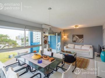 Departamento · 60m² · 3 Ambientes · 1 Cochera · Venta Apartamento 2 Dorm. Playa Brava Punta del Este