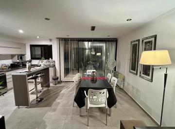 PH · 150m² · 4 Ambientes · PH en Villa Primera