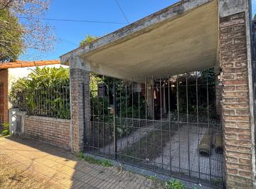 Casa de 3 ambientes, Quilmes · Casa Don Bosco, 3 Ambientes con Patio, Potencial Para Reciclar