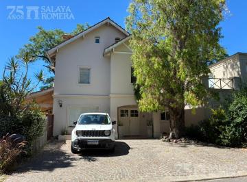 Casa · 223m² · 4 Ambientes · Casa en Venta San Fernando