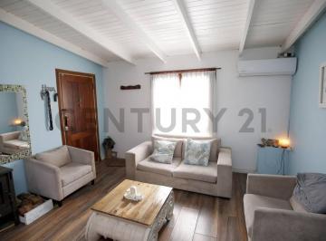 Casa · 94m² · 5 Ambientes · 2 Cocheras · Casa en Venta en La Plata