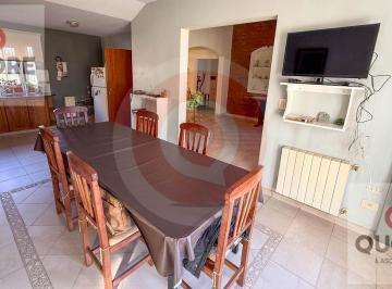 Casa · 272m² · 7 Ambientes · 2 Cocheras · Casa en Venta, B° Parque Jardines de Hilmar, Plottier.