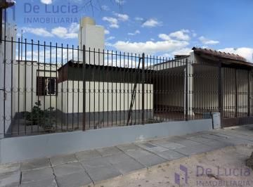 Casa · 120m² · 5 Ambientes · 1 Cochera · 3 Hab/baño/cochera/jardin