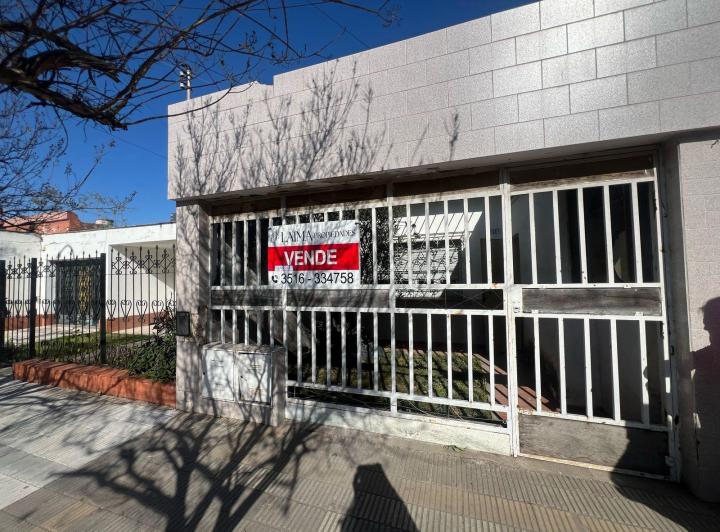 Casa · 272m² · 6 Ambientes · 1 Cochera