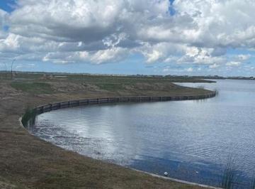 Terreno · 1001m² · Venta de Lote Al Agua en Barrio Amarras Puertos del Lago