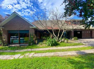 Casa de 6 ambientes, Mar del Plata · Casa con 5 Dorm. en 1600 m² en Venta en Jorge Newbery