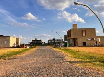 Terreno · 300m² · Terreno en Venta Pueblo Esther Barrio Cerrado Brisanova 300 m² Todos Los Servicios