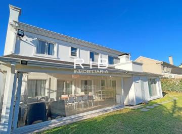 Casa · 280m² · 5 Ambientes · 3 Cocheras · Impecable Propiedad Amoblada con 4 Dorm.