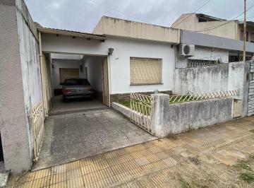 Casa de 4 ambientes, La Matanza · Casa Al Frente 6 X 30 Jardin Cochera Espacio Aereo (A Modernizar)
