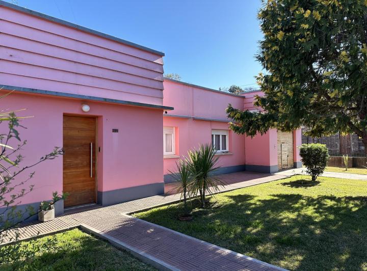 Casa · 147m² · 5 Ambientes · 1 Cochera